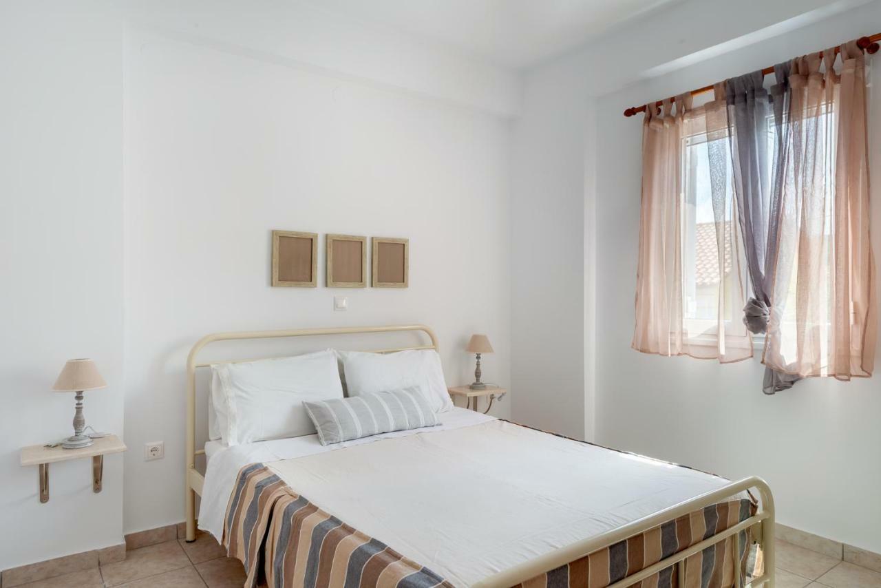 Pernari Apartments Spartià Esterno foto